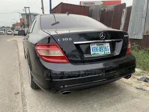 Mercedes-Benz C300 2010 Black