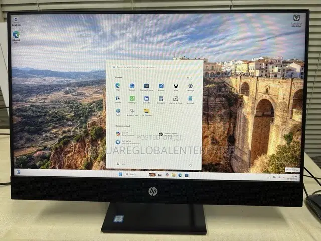 Desktop Computer HP AiO 24 8GB Intel Core i5 SSD 256GB