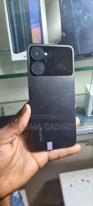 Realme V30 128 GB Black