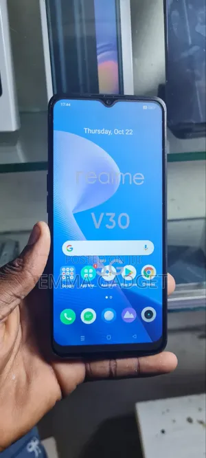 Realme V30 128 GB Black