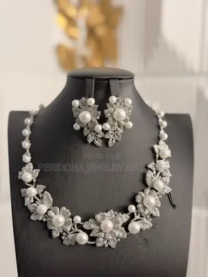 Silver-Tone Pearl Statement Jewelry Set – Necklace & Earrings