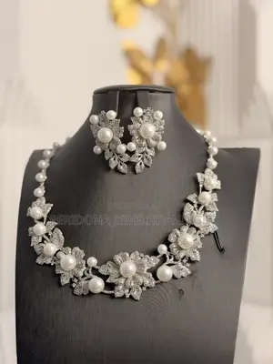 Silver-Tone Pearl Statement Jewelry Set – Necklace & Earrings