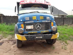 Mercedes Benz 911 TIPPER TRUCK - NIGERIAN USE