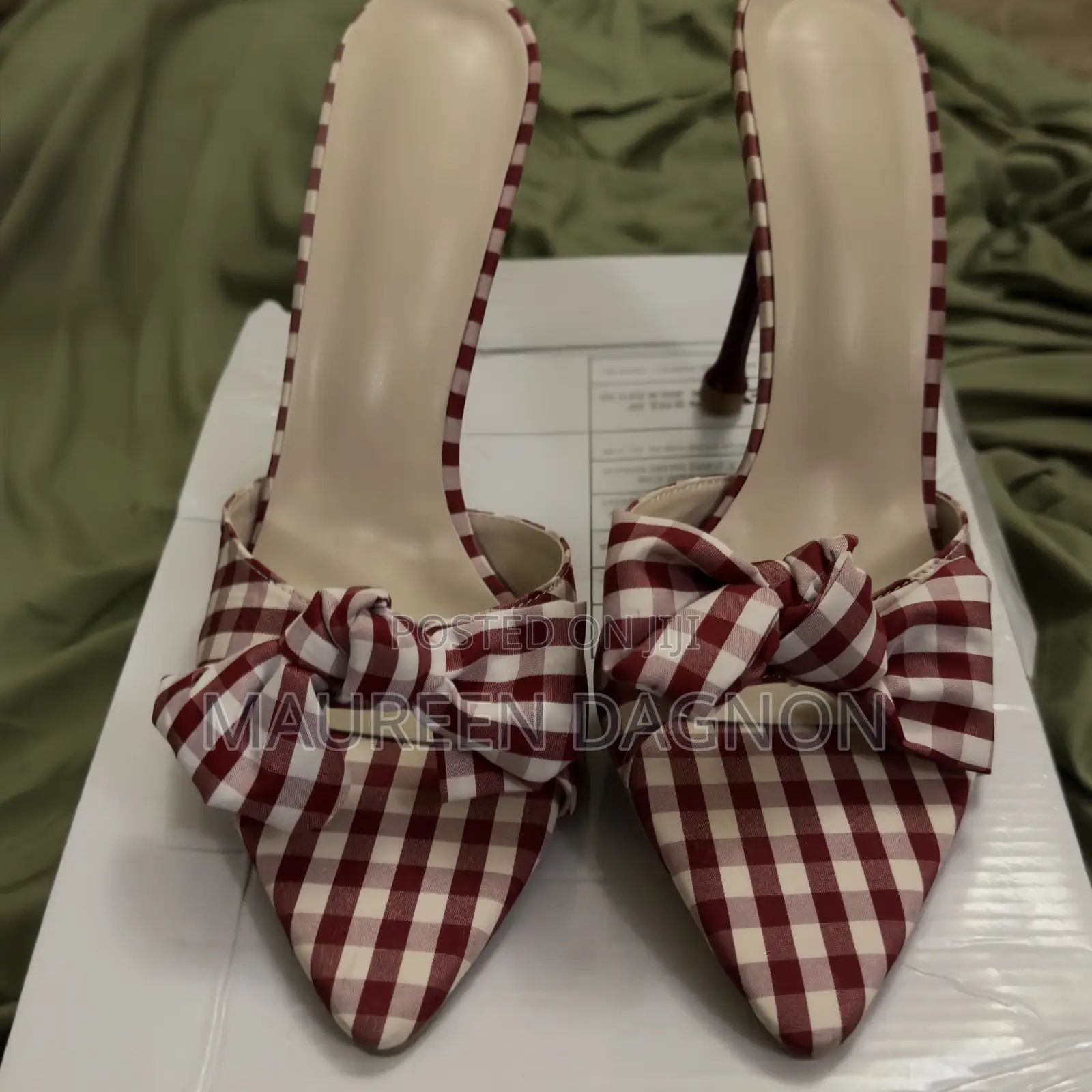 Red and White Gingham-Patterned Pointed-Toe High-Heel Mules With a Bow