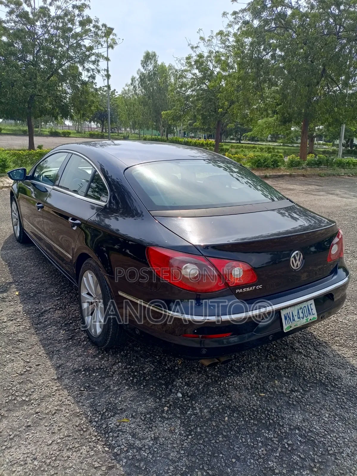 Volkswagen Passat 2012 Black