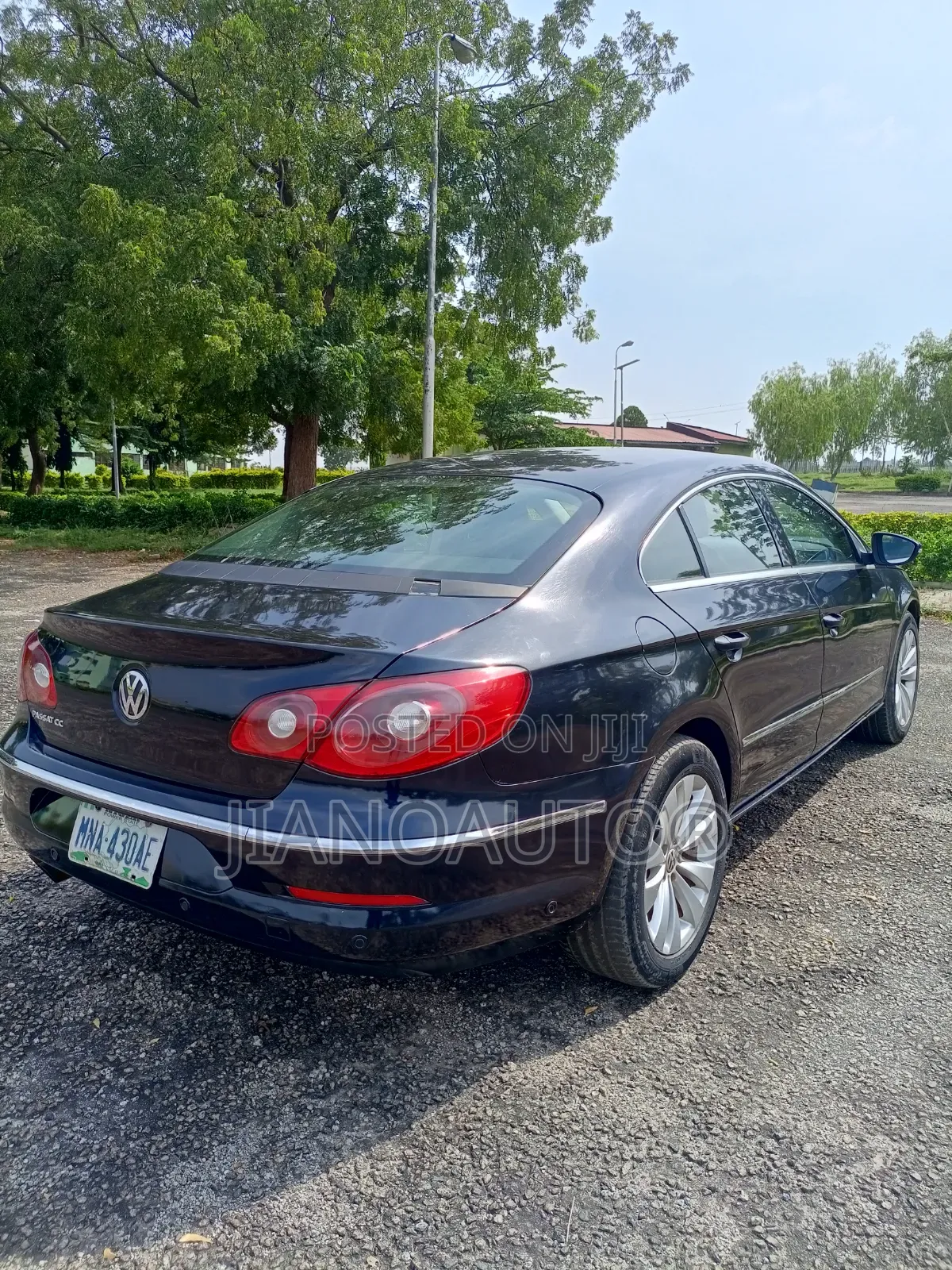 Volkswagen Passat 2012 Black