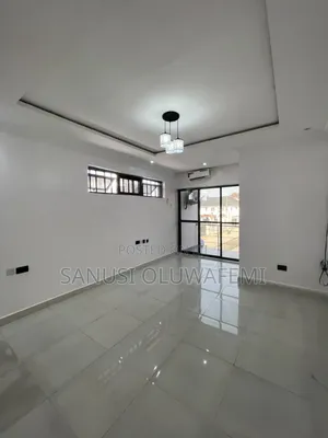 3bdrm Block of Flats in Awolowo Road for rent
