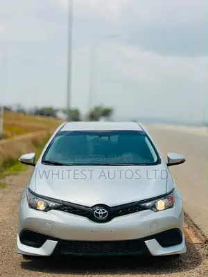 Toyota Corolla LE ECO w/Package 1 4dr Sedan (1.8L 4cyl CVT) 2017 Silver