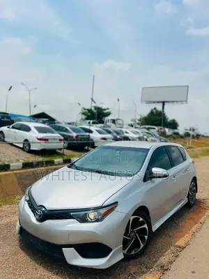 Toyota Corolla LE ECO w/Package 1 4dr Sedan (1.8L 4cyl CVT) 2017 Silver