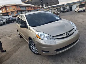 Toyota Sienna LE AWD 2006 Gold
