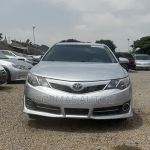 Toyota Camry SE 4dr Sedan (2.5L 4cyl 6A) 2014 Silver