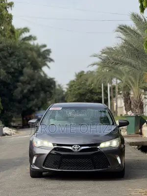 Toyota Camry XLE 4dr Sedan (3.5L 6cyl 6A) 2017 Gray