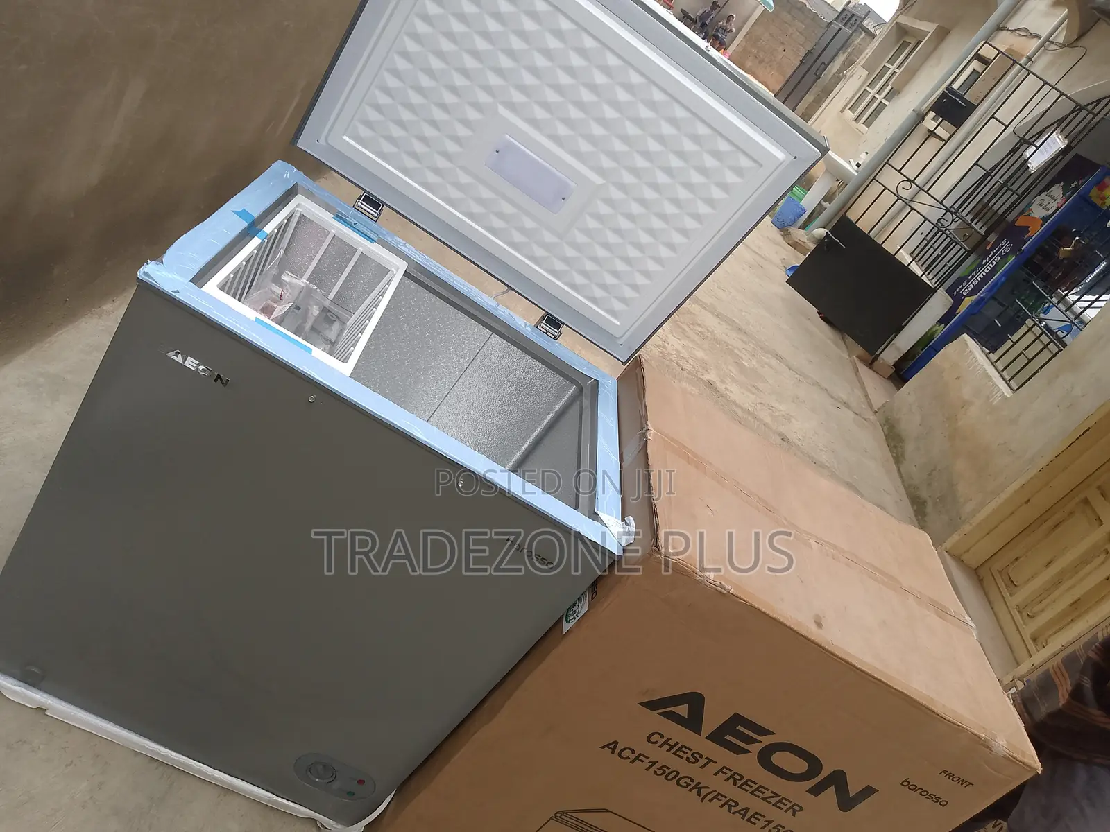Aeon 150L Chest Freezer for Your Everyday Needs