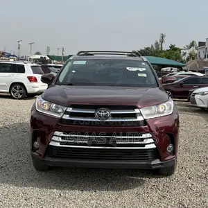 Toyota Highlander XLE 4x4 V6 (3.5L 6cyl 8A) 2018 Maroon