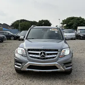 Mercedes-Benz GLK-Class Base GLK 350 4dr AWD 4MATIC (3.5L 6cyl 7A) 2015