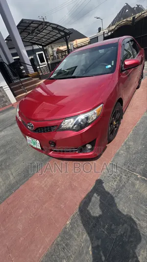 Toyota Camry SE 4dr Sedan (2.5L 4cyl 6A) 2013 Red