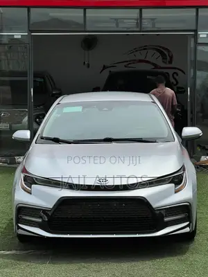 Toyota Corolla LE 2022 Silver
