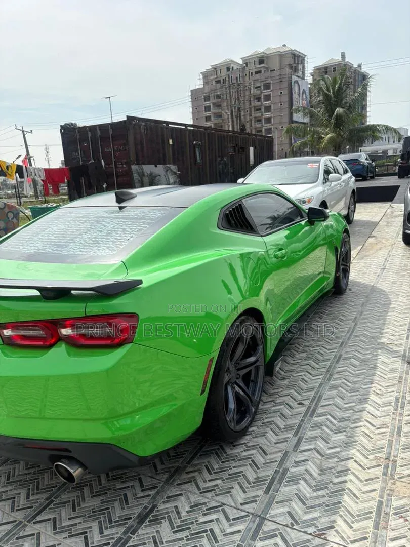 Chevrolet Camaro 2018 Green