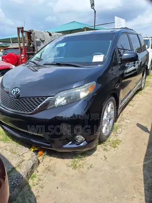 Toyota Sienna 2012 Black