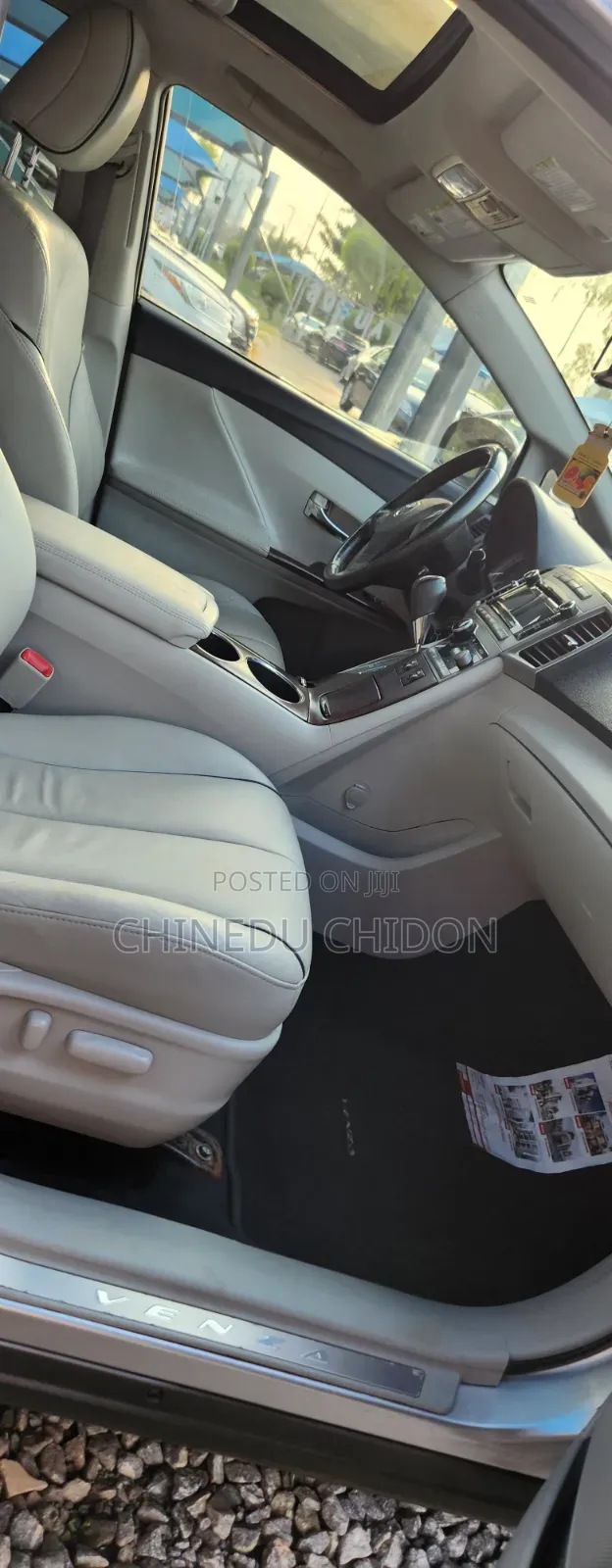 Toyota Venza 2010 Silver