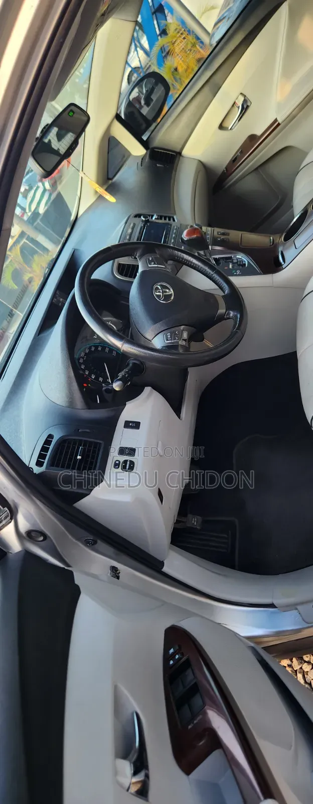 Toyota Venza 2010 Silver