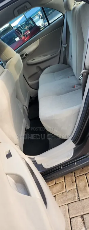 Toyota Corolla 2010 Gray