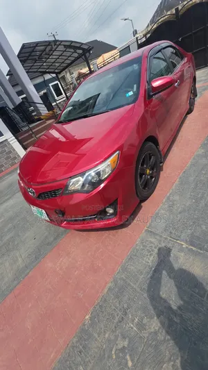 Toyota Camry SE 4dr Sedan (2.5L 4cyl 6A) 2012 Burgundy