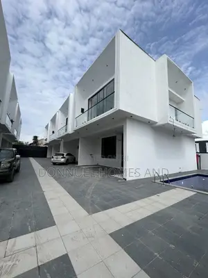 4bdrm Townhouse/Terrace in Ikota for sale