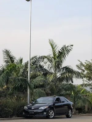 Toyota Camry SE 4dr Sedan (2.5L 4cyl 6A) 2013 Green