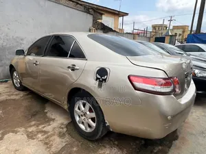 Toyota Camry LE 4dr Sedan (2.4L 4cyl 5A) 2008 Gold