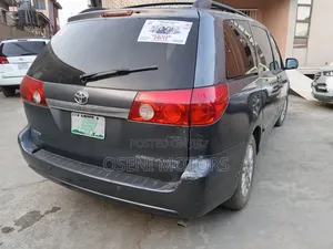 Toyota Sienna XLE Limited FWD 2009 Gray