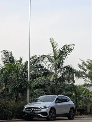 Mercedes-Benz GLA 250 2021 Silver