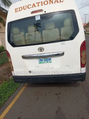 Toyota HiAce 2012 White
