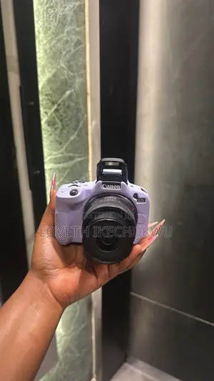 Canon Eos R50