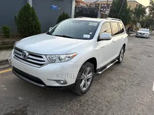Toyota Highlander Limited 3.5l 4WD 2013 White