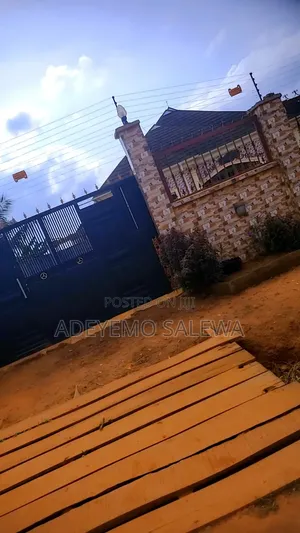 4bdrm Bungalow in Adamo for rent