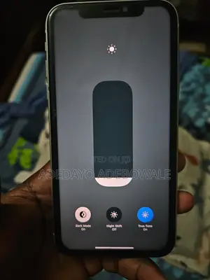 Apple iPhone XR 64 GB White