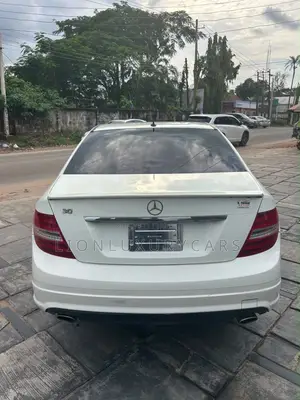 Mercedes-Benz C300 2010 White