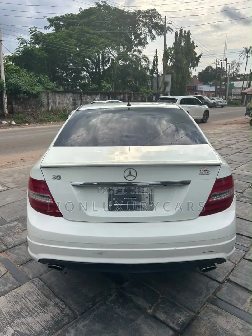 Mercedes-Benz C300 2010 White
