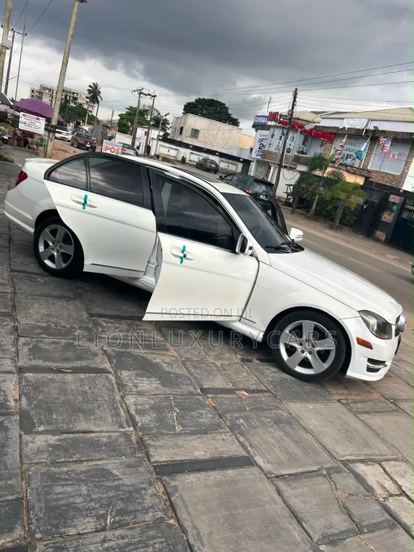 Mercedes-Benz C300 2010 White