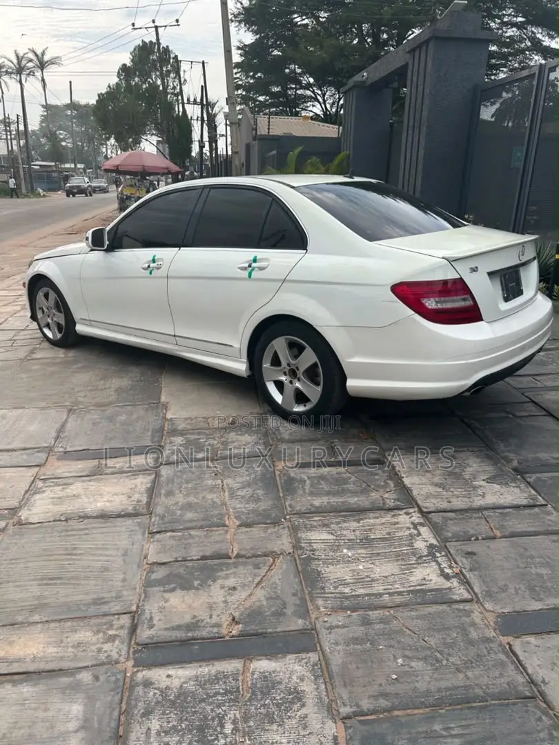 Mercedes-Benz C300 2010 White