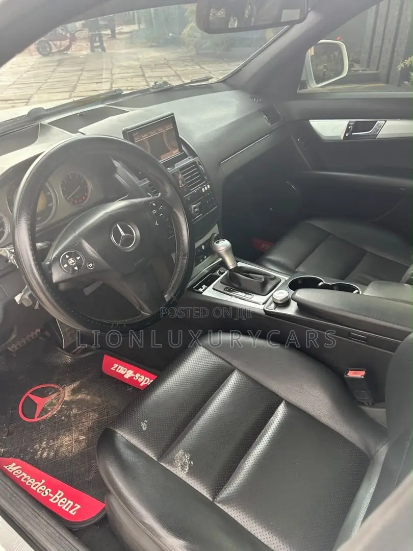 Mercedes-Benz C300 2010 White