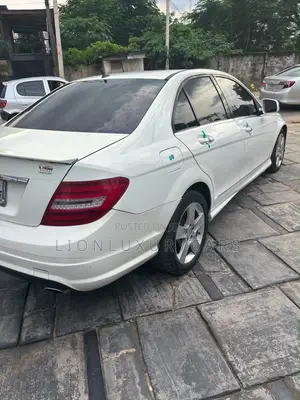 Mercedes-Benz C300 2010 White