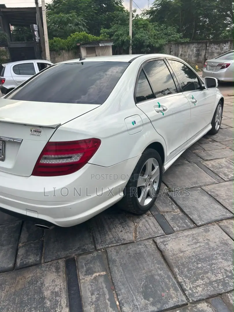 Mercedes-Benz C300 2010 White