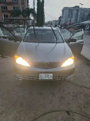 Toyota Camry 2004 Gray