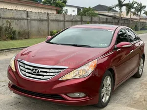 Hyundai Sonata Limited 2.0T Sedan (2.0L 4cyl 6A) 2012 Red
