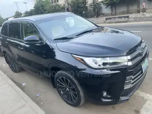 Toyota Highlander XLE V6 4x4 (3.5L 6cyl 6A) 2016 Black