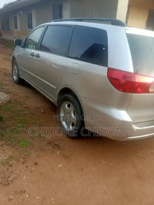 Toyota Sienna 2006 Gold