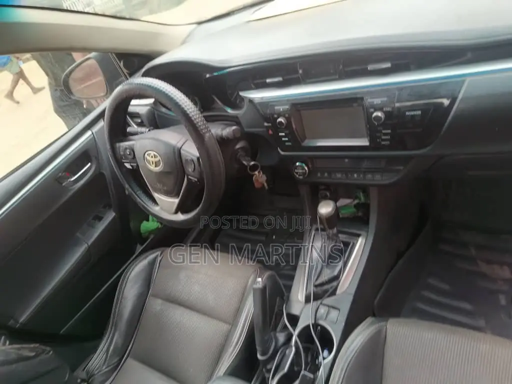 Toyota Corolla 2015 Black