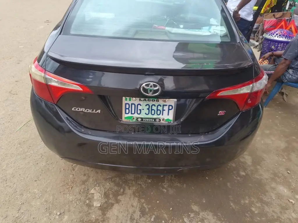 Toyota Corolla 2015 Black